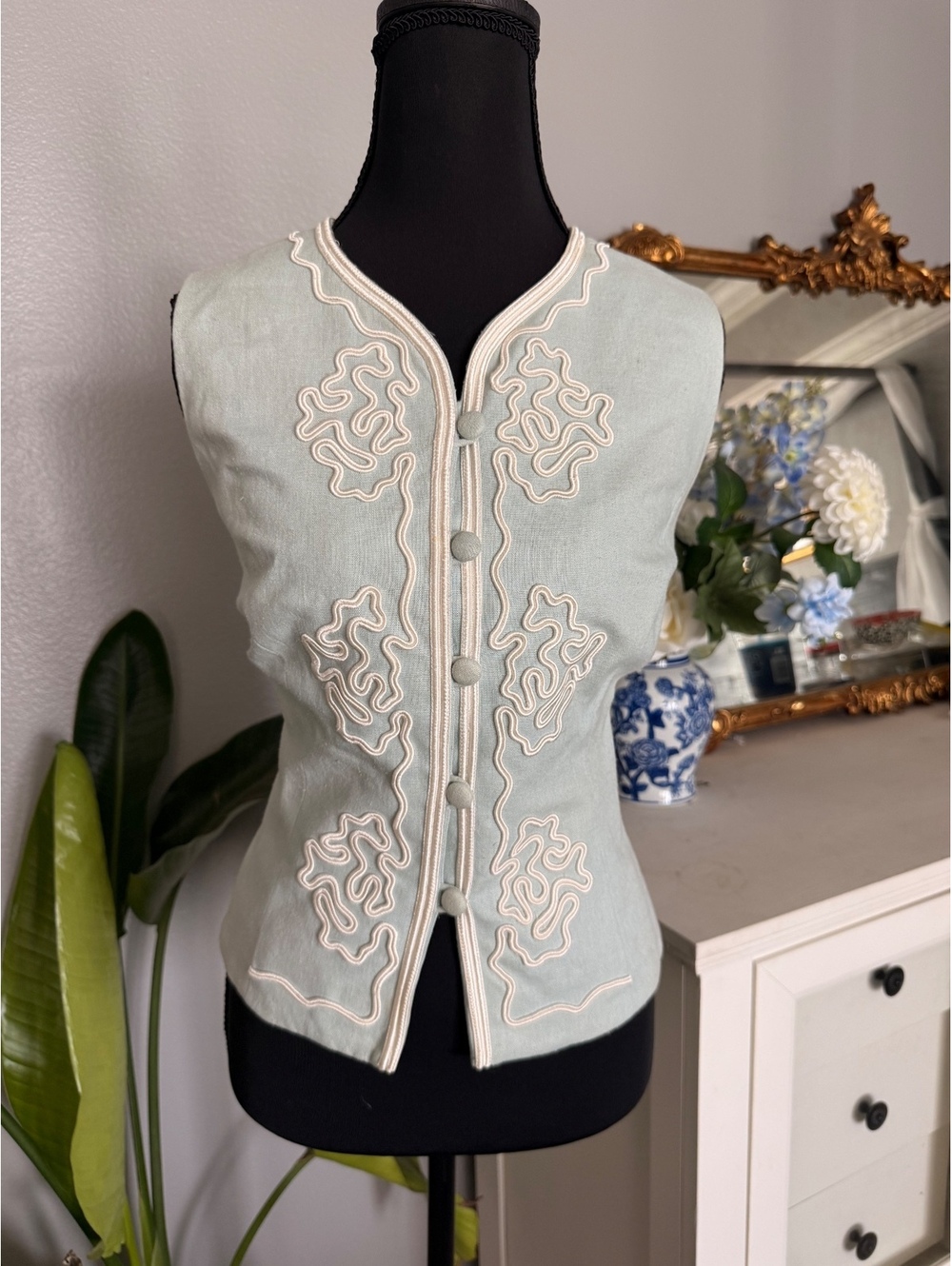 Embroidered vintage vest - grandmacore, bohemian style top